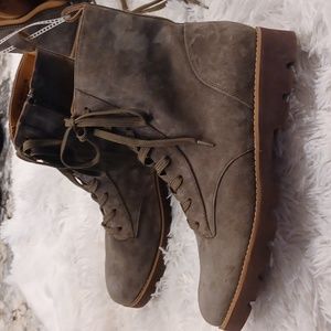 Vionic Lani - Olive Suede Boots NWBox